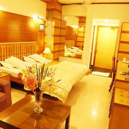 Hotel H26 Chandīgarh エクステリア 写真