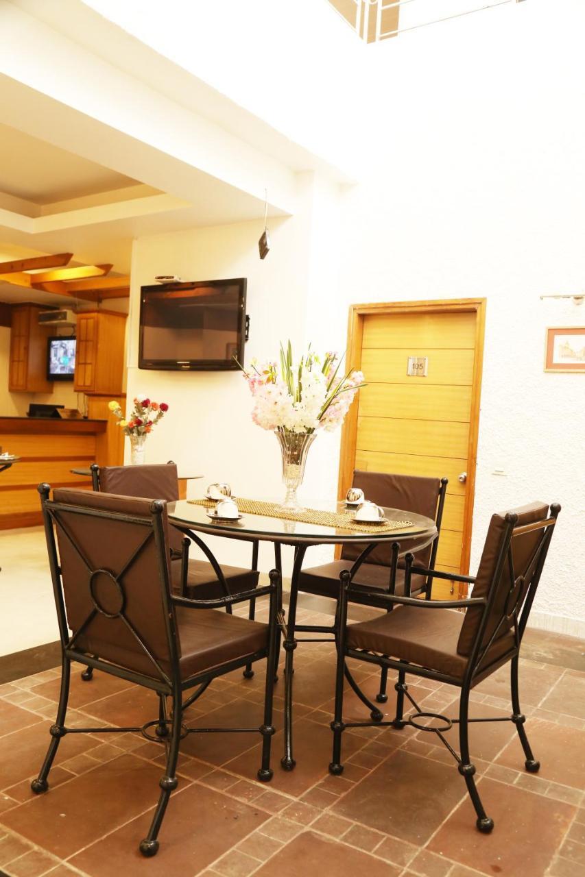 Hotel H26 Chandīgarh エクステリア 写真