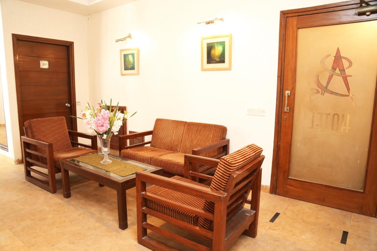 Hotel H26 Chandīgarh エクステリア 写真
