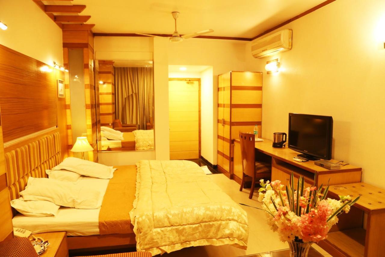 Hotel H26 Chandīgarh エクステリア 写真