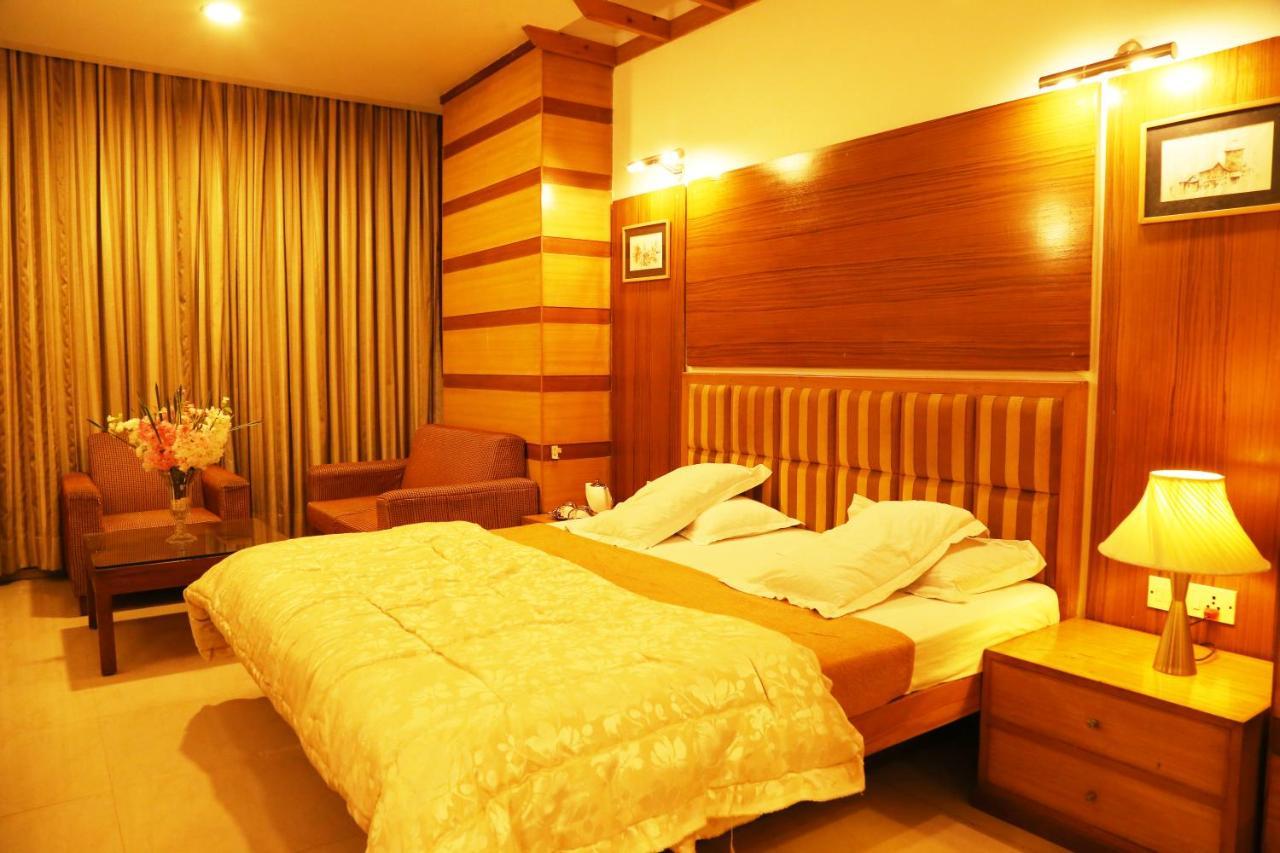 Hotel H26 Chandīgarh エクステリア 写真