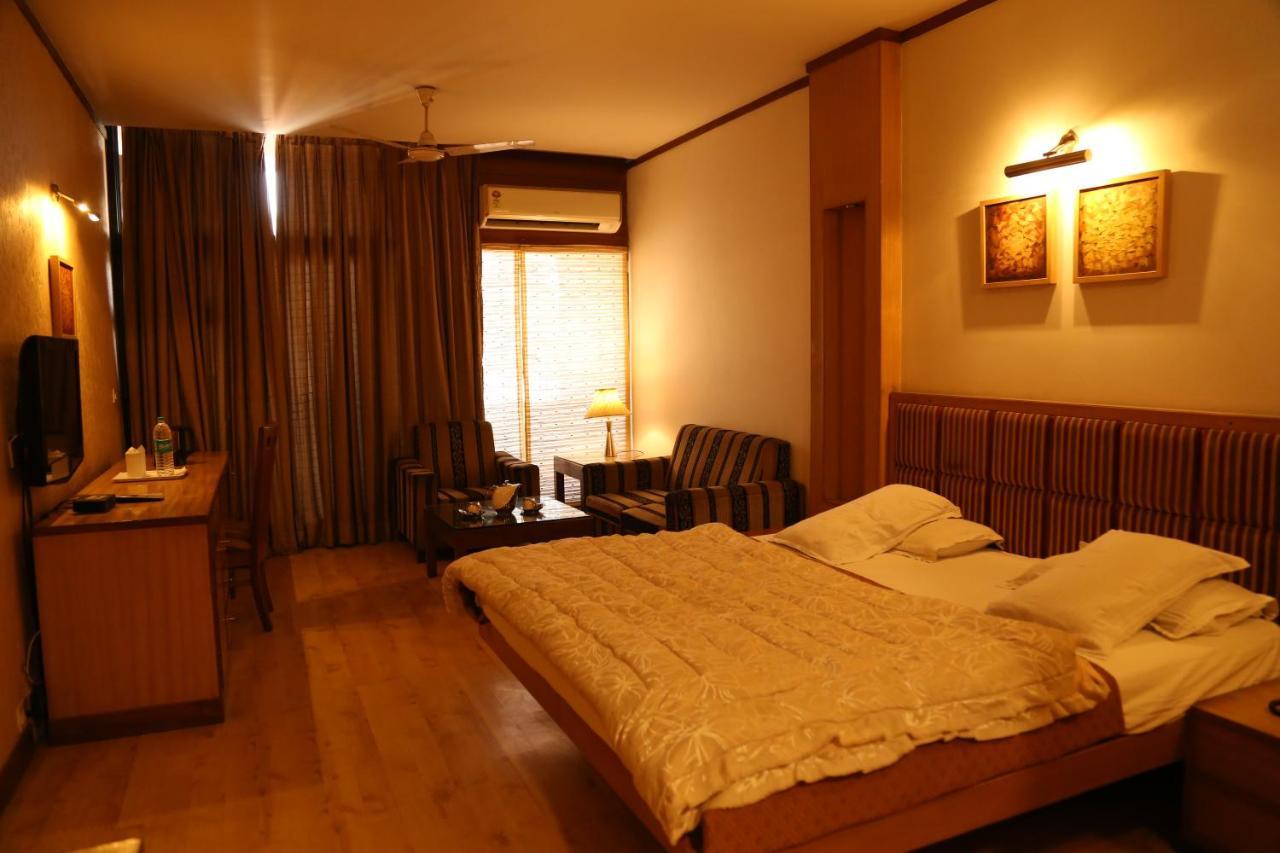 Hotel H26 Chandīgarh エクステリア 写真